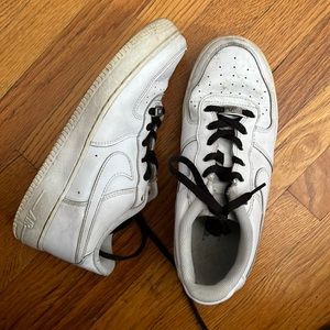 Mike Air Force one white with black laces